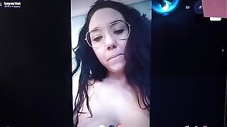 Actriz porno milf española se folla a un fan por webcam (VOL I). Esta madurita sabe sacar bien la leche a distancia.